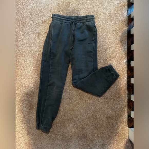 Aritzia tna cozy fleece boyfriend sweats !! - Picture 1 of 5